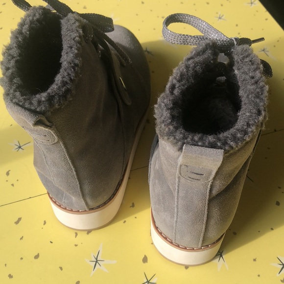 Size 8 grey and white booties. Good condition. - Picture 3 of 6